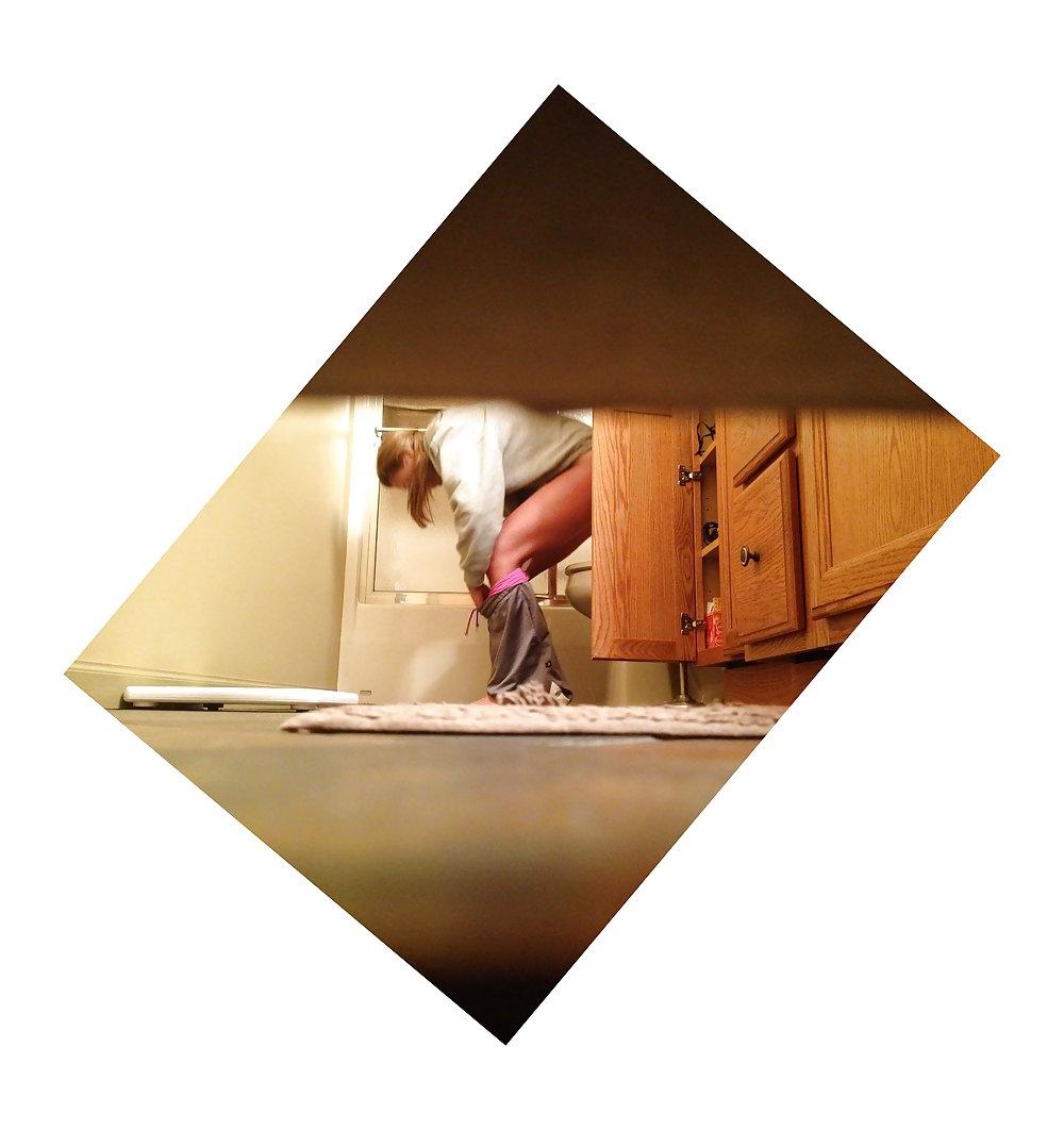 16P Shower Voyeur #3