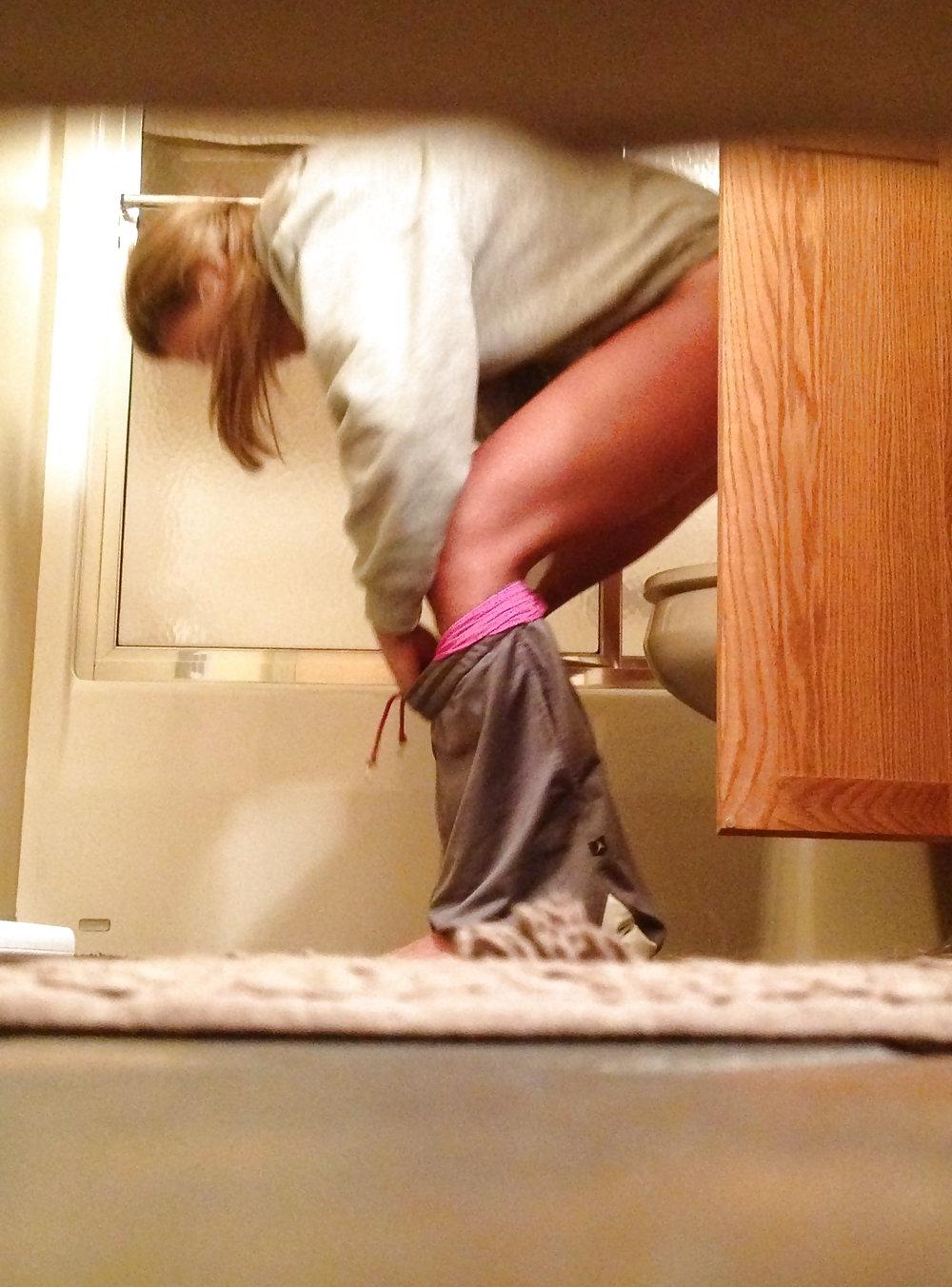 16P Shower Voyeur #3