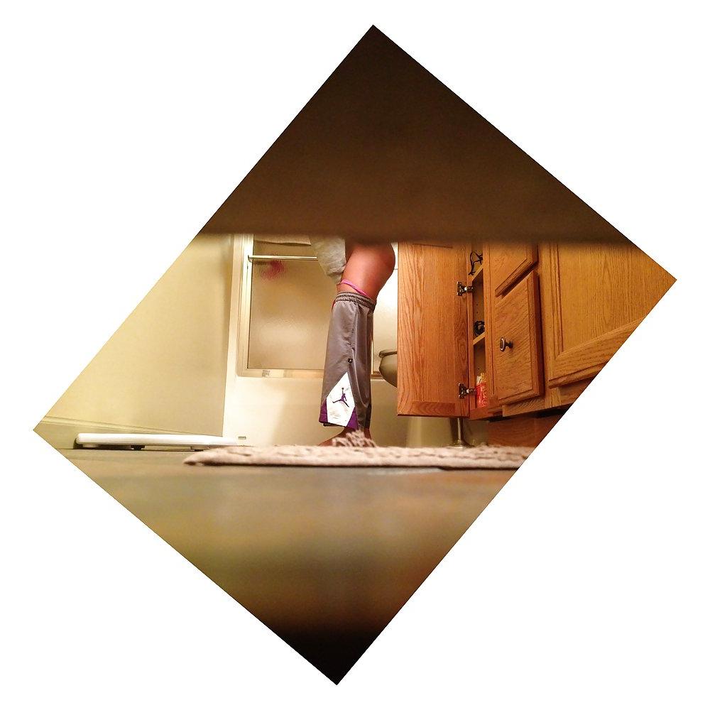 16P Shower Voyeur #3