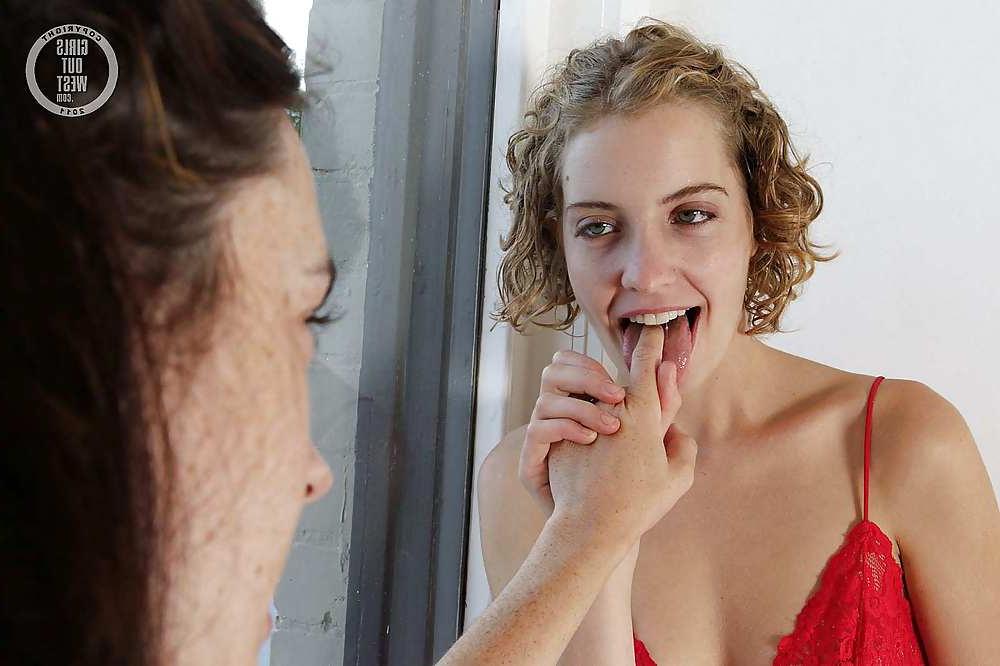 16P Hot Australian lesbian babes lick their cunts