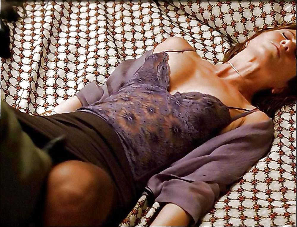 25P Jennifer aniston  to wank over 