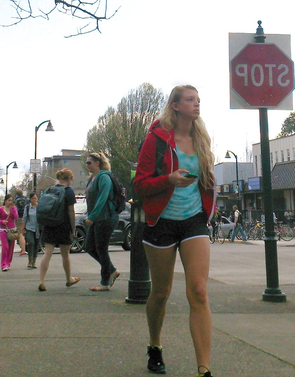 18P Voyeur Pics 12 - Nice Street Ass