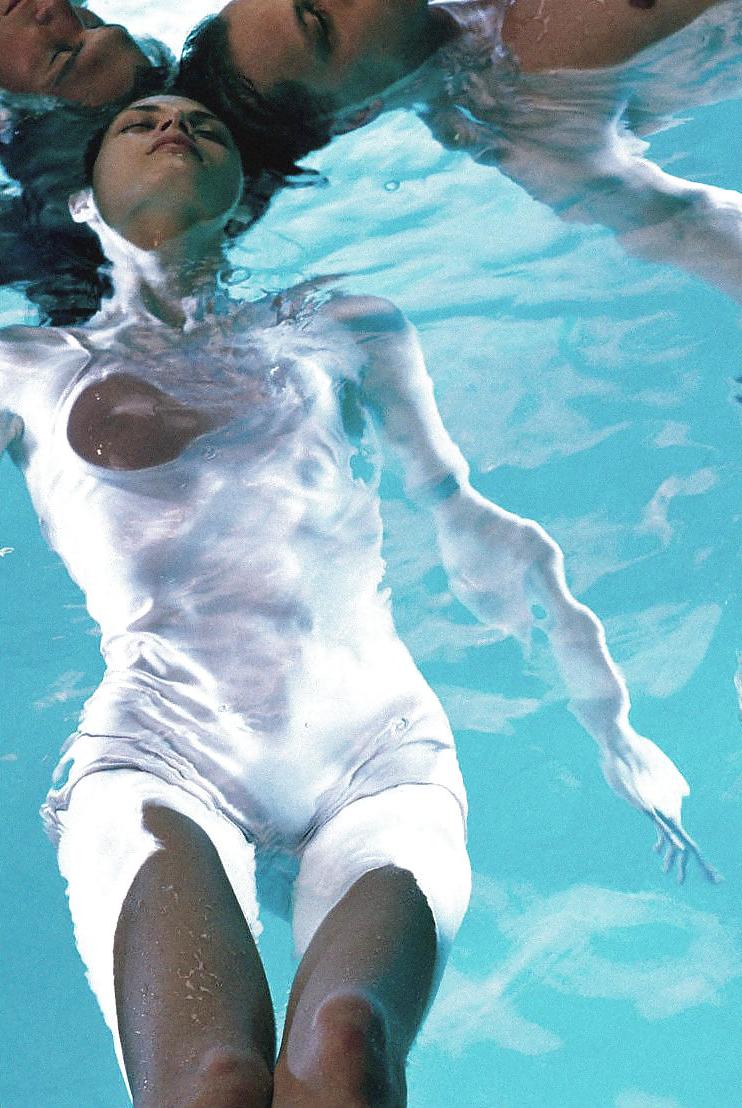 25P Frauen-n-Wasser