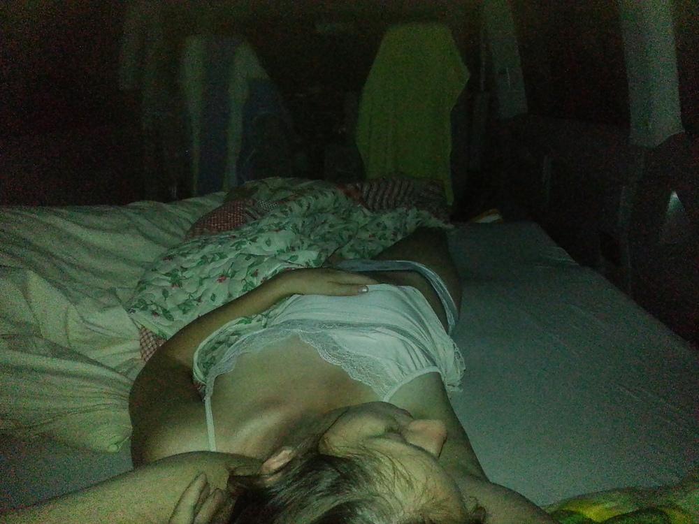 6P Une allemande en camping-car la main dans le sac...