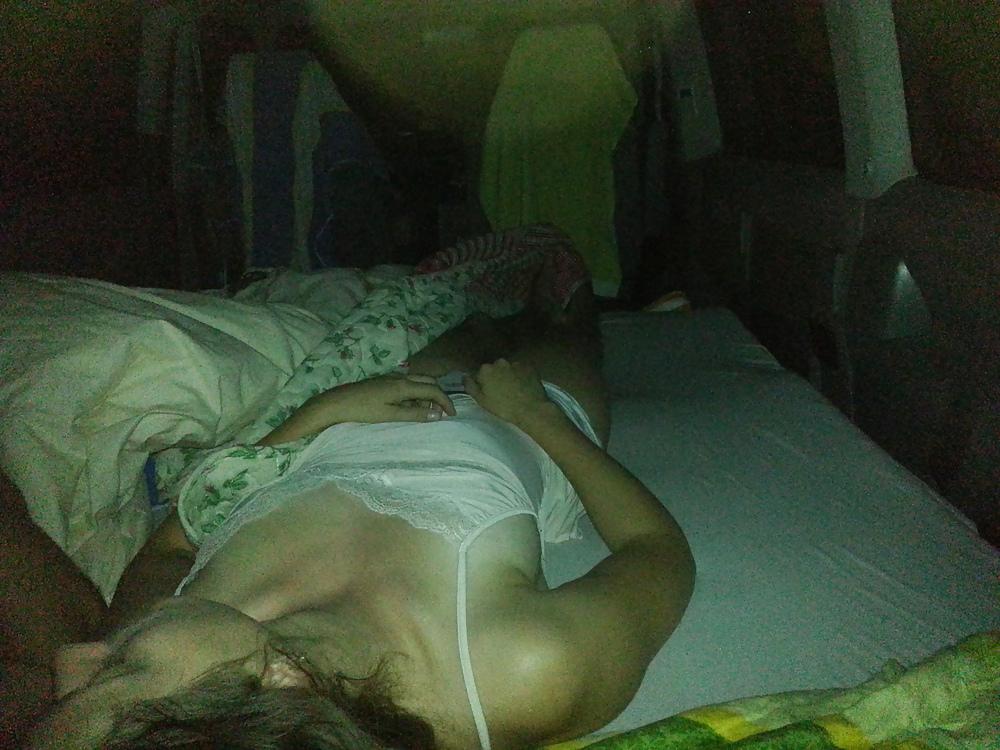 6P Une allemande en camping-car la main dans le sac...