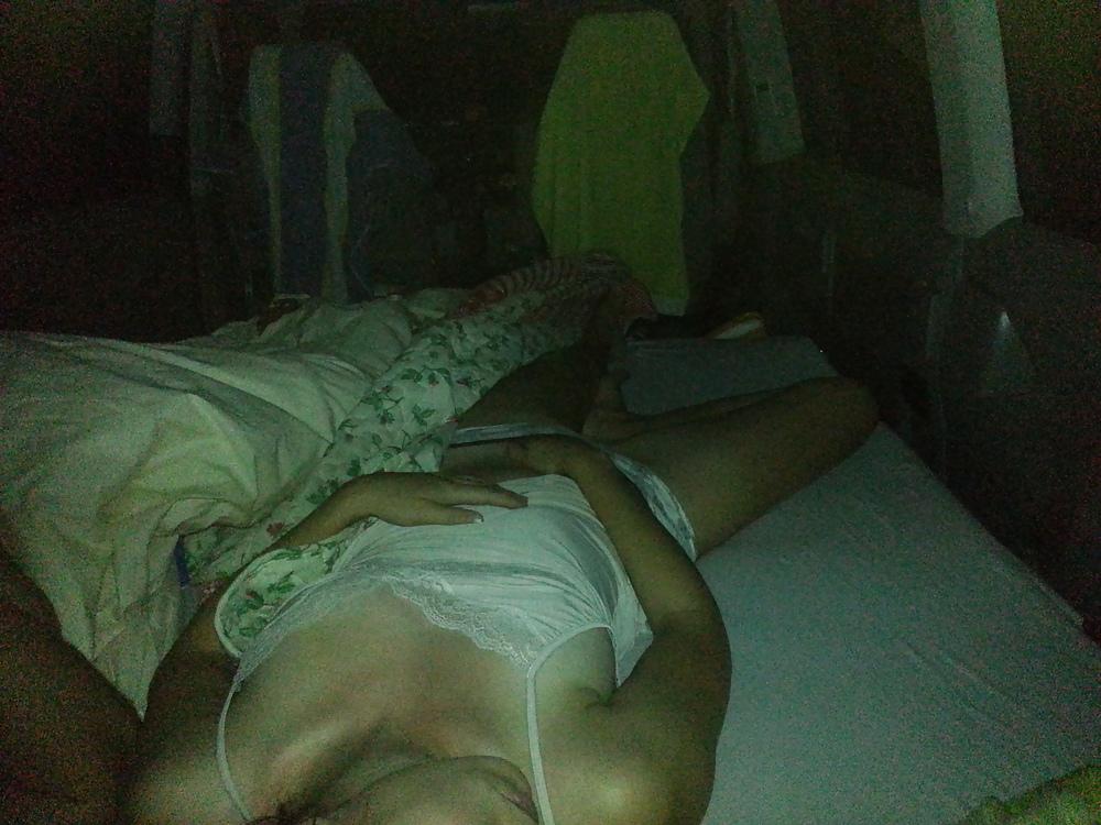 6P Une allemande en camping-car la main dans le sac...