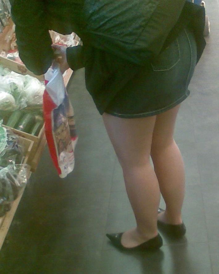 5P Her Pantyhose was soo shiny, cheesy, sweaty and stinky