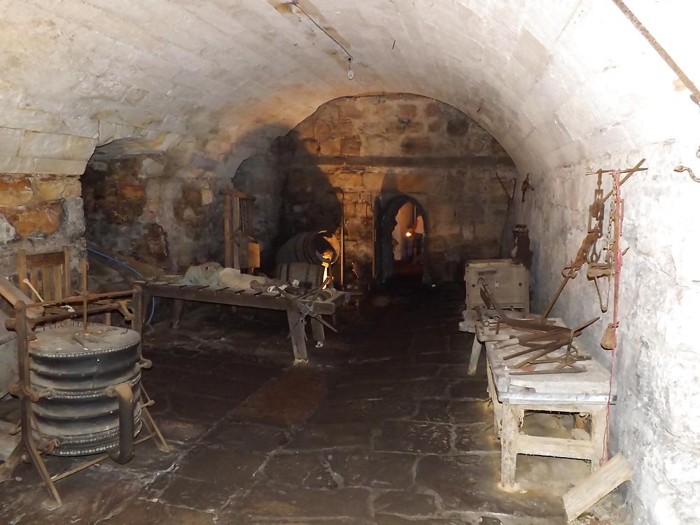 4P The medieval torture rack