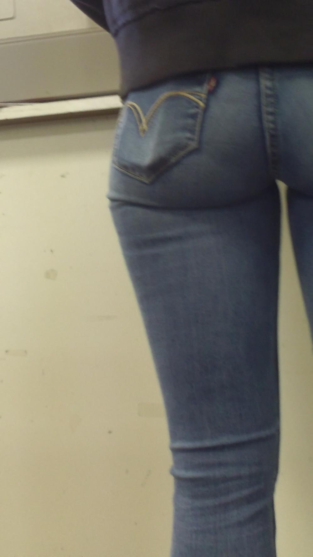 25P Public teen ass & butts jeans