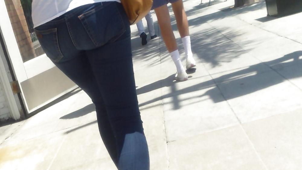25P Public teen ass & butts jeans