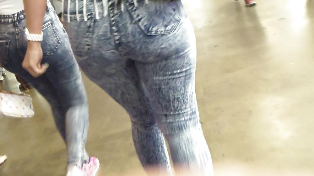 25P Public teen ass & butts jeans