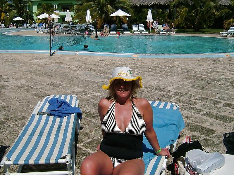 8P Mrs K, UK (Manchester) Cuck Housewife