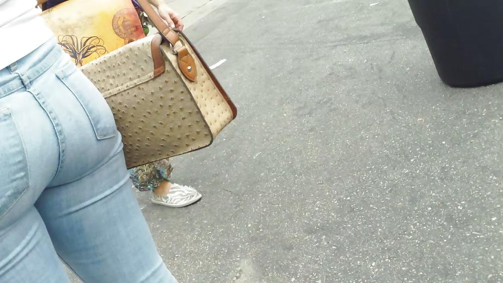 25P Tight teen butts & ass in jeans up close 