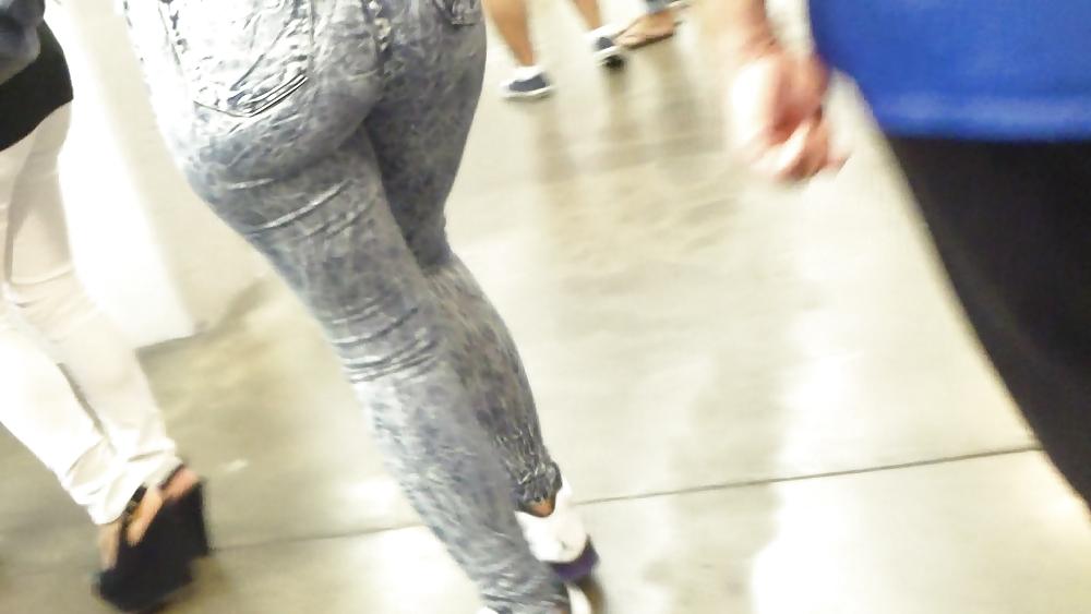 25P Tight teen butts & ass in jeans up close 