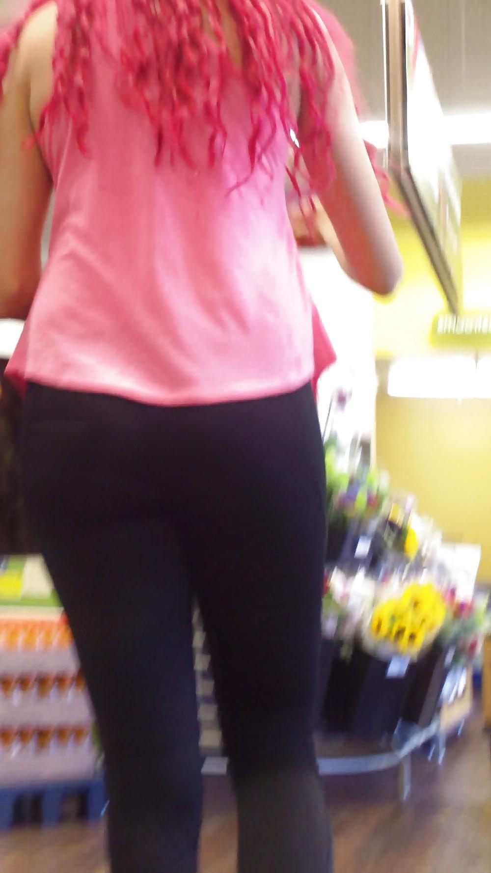 25P Tight teen butts & ass in jeans up close 
