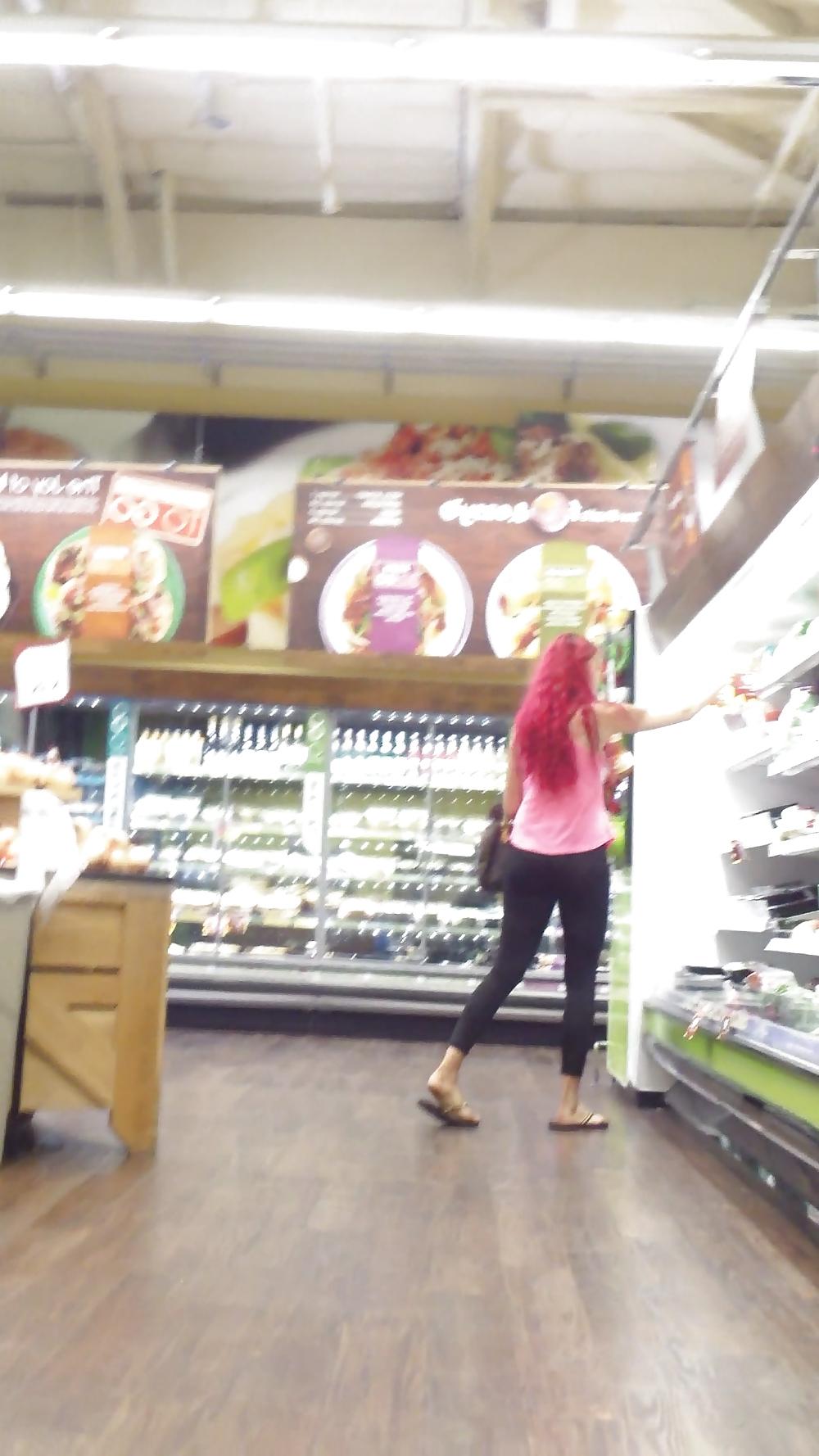 25P Tight teen butts & ass in jeans up close 