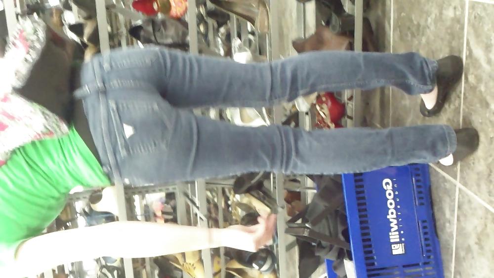 25P Tight teen butts & ass in jeans up close 