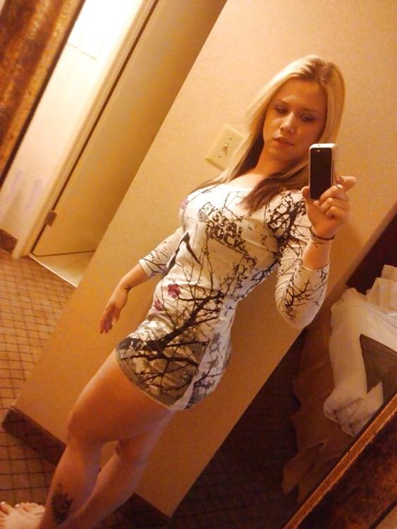 9P Cute Blonde in hotel...