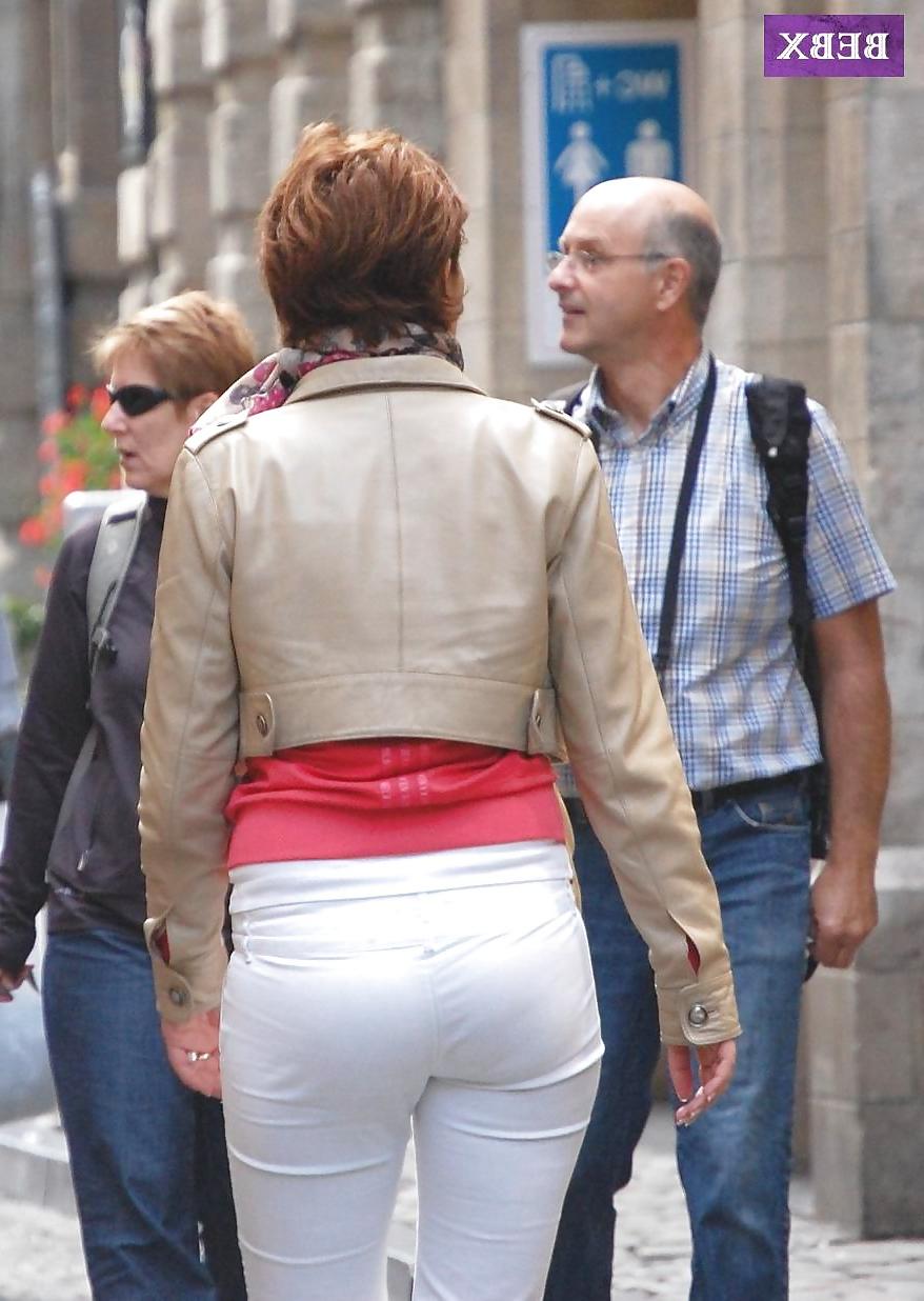 25P Candid ass in Pants