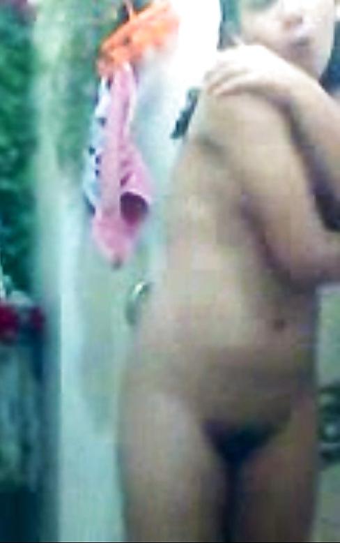 12P Mi prima banandose 2 cousin shower