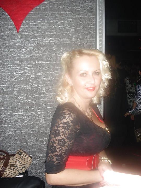 25P NYLON FETISH MILF MATURE COUGAR