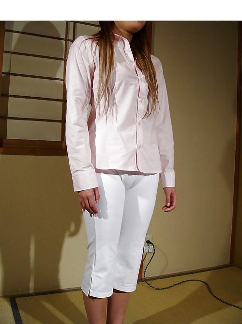 25P Fotze frisst Hose - cameltoe