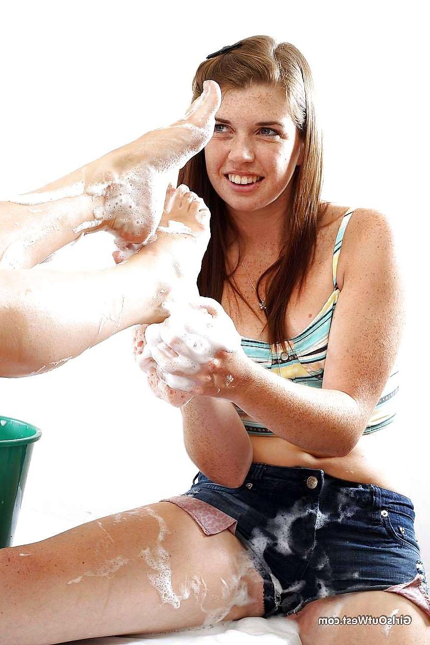 16P Australian lesbian girls oily massage
