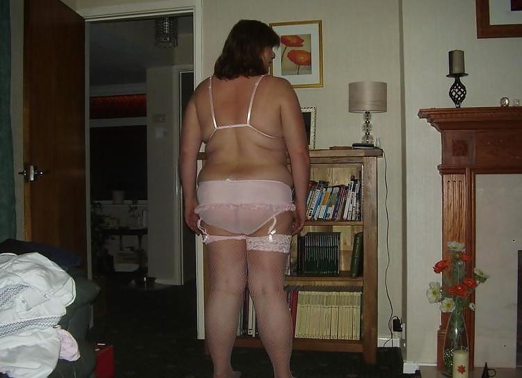 5P Chubby housewife in lingerie