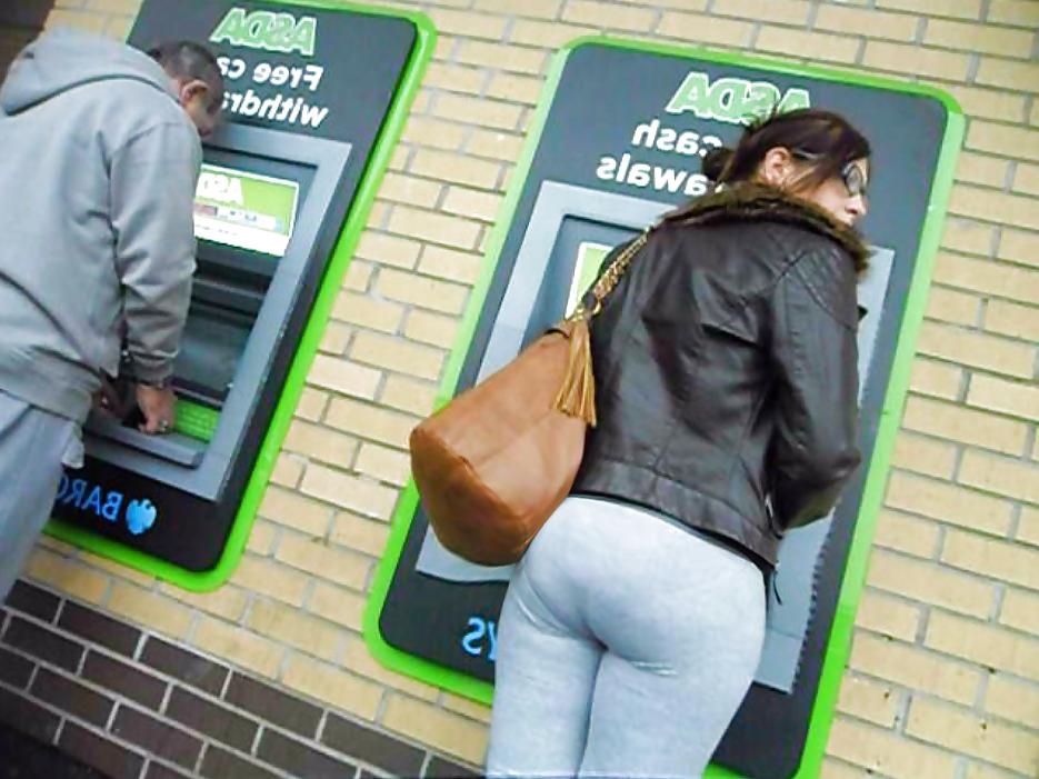 7P Chick with glasses and big round ass in tight pants