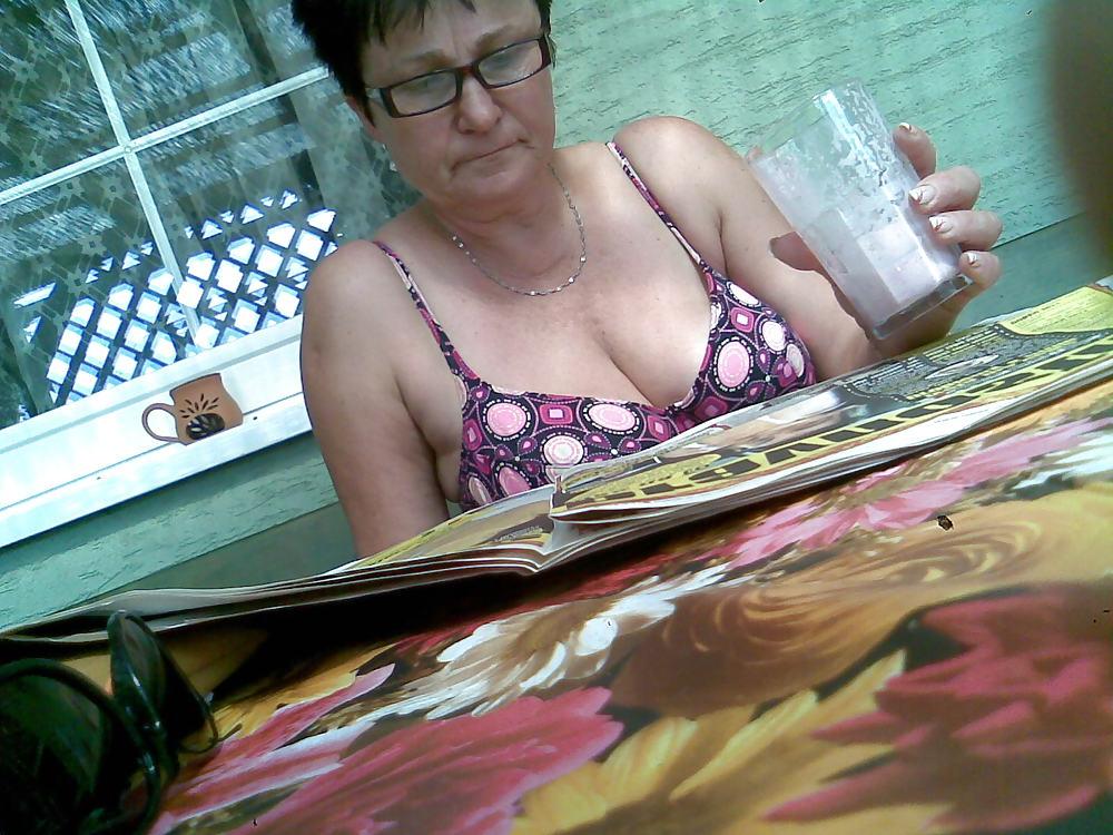 12P Friends mama in a bikini