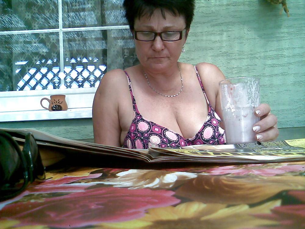 12P Friends mama in a bikini
