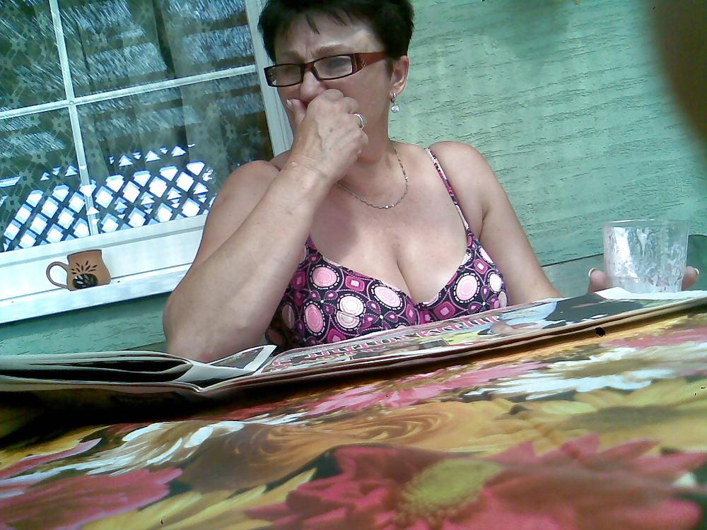 12P Friends mama in a bikini
