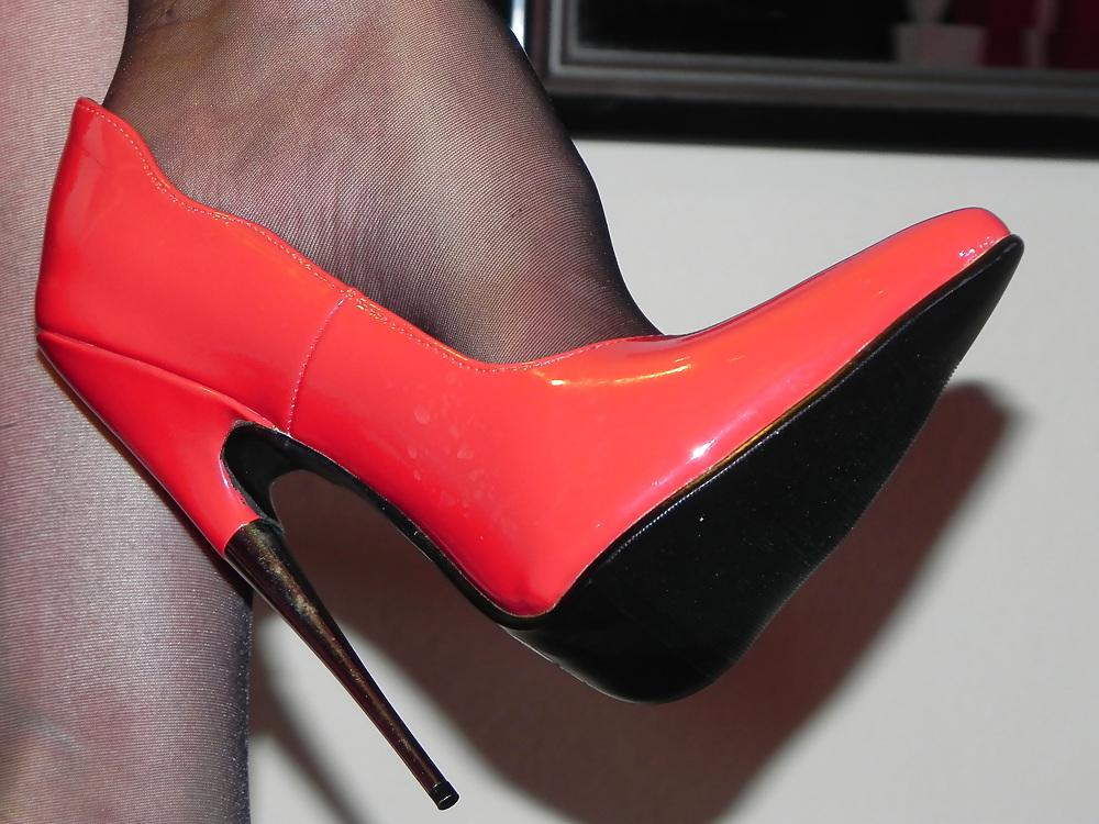18P For shoe worshipers