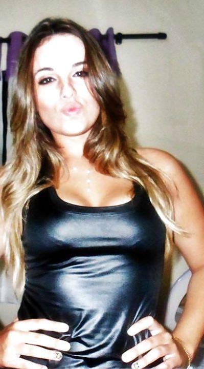 9P Wank over her sexy body and send me your cum!