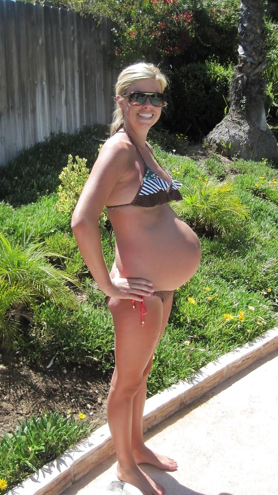 25P Sexy pregnant girls (showing belly)