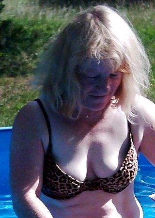 10P Gudrun 57, notgeile Hausnutte