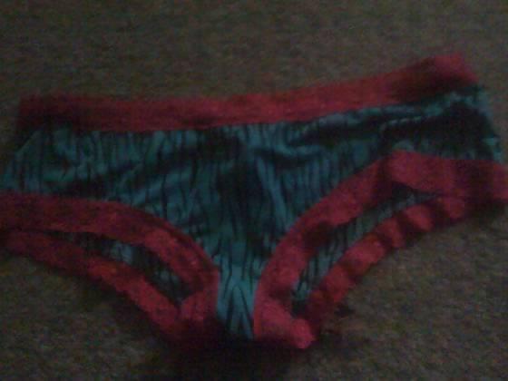 25P Delightful panties and bras of my best friend's girl!