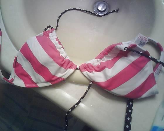 25P Delightful panties and bras of my best friend's girl!