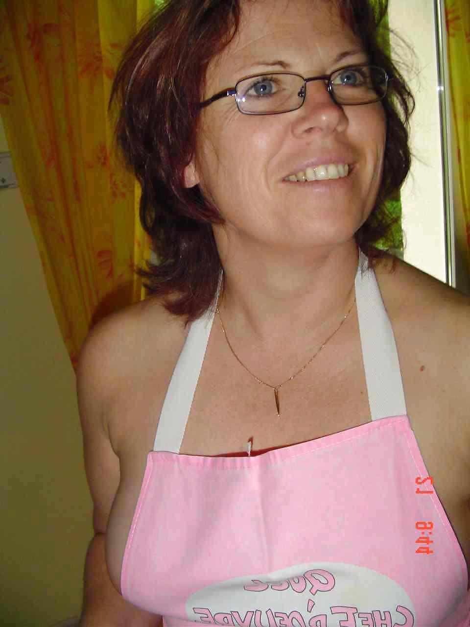 12P naked helene under her apron 
