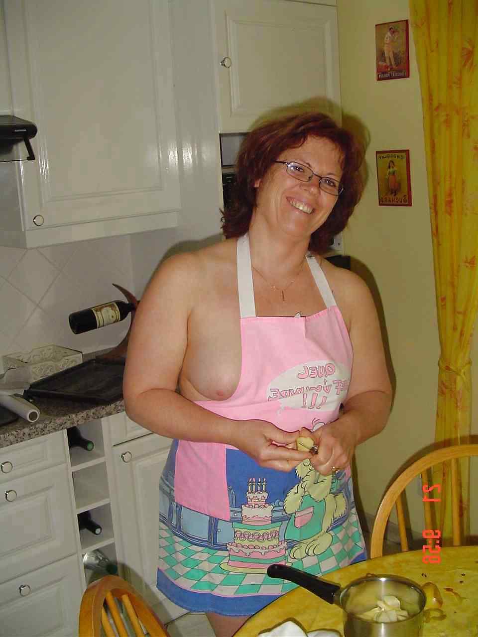 12P naked helene under her apron 