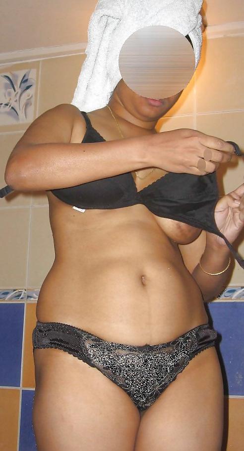 25P Bikini housewife