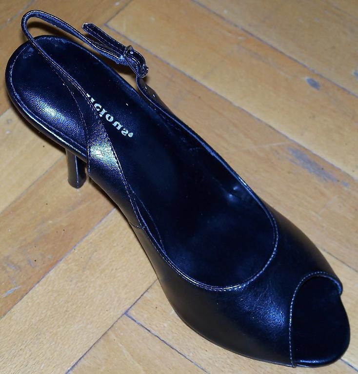 18P Wife's Slingback pip-toe Pumps
