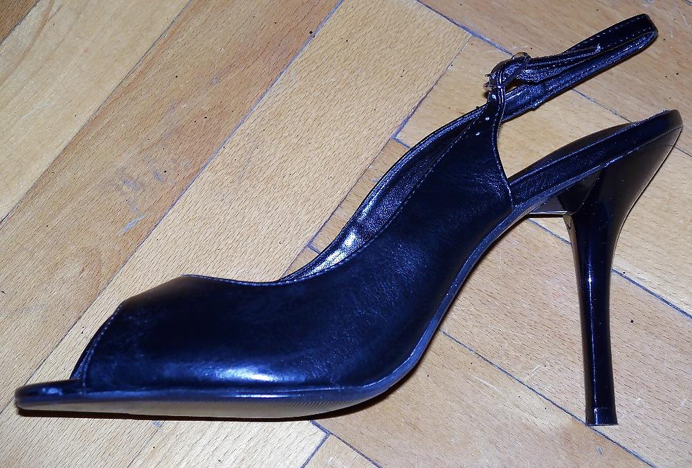 18P Wife's Slingback pip-toe Pumps