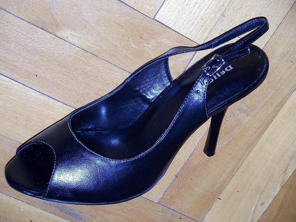 18P Wife's Slingback pip-toe Pumps