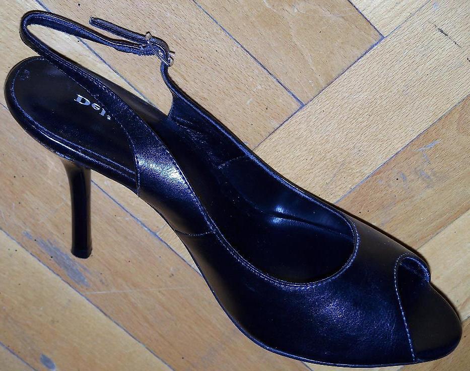18P Wife's Slingback pip-toe Pumps