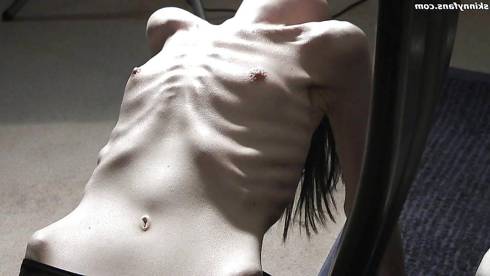 13P Skinny, Haut und Knochen !! Ist das Geil ??