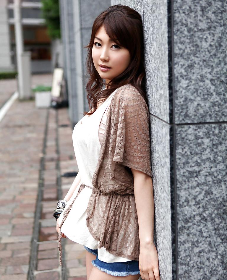 21P Japanese girl nude in hotel