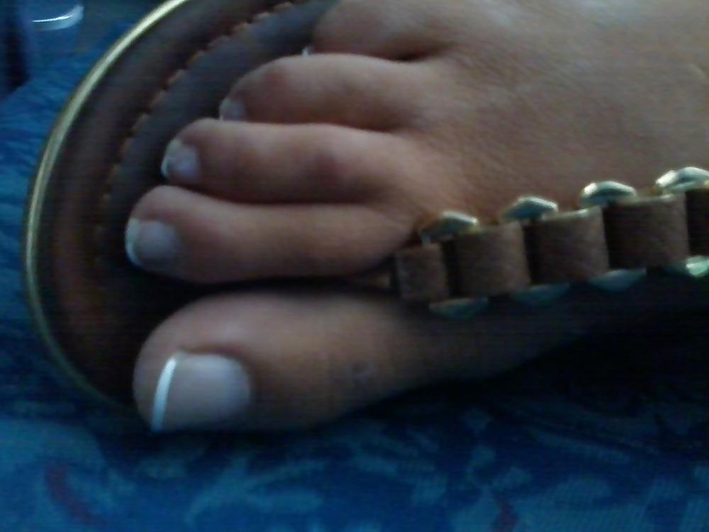 20P Arab hot feet yumy toes