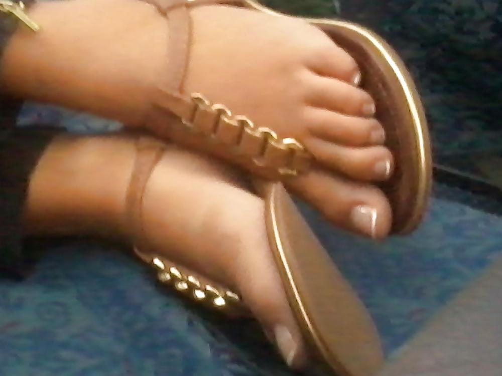 20P Arab hot feet yumy toes