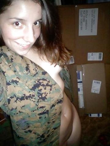 25P Military girls 1 (Camaster)